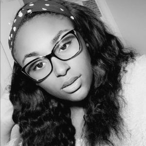 Meet your Posher, Niyha